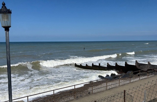 Seafront Sheringham 1 bed Apt Sleeps 4 - 1xdog