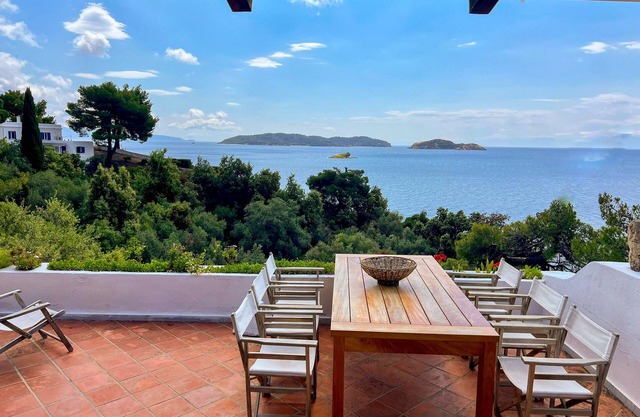 Seafront Villa with amazing view just 30 meters from semi-private beach