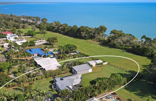 Seagrass - Waterfront, 4 Bedrooms, Wifi