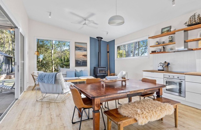 Seahaven at Mossy. Iconic beach house within a minute from the Mossy Cafe