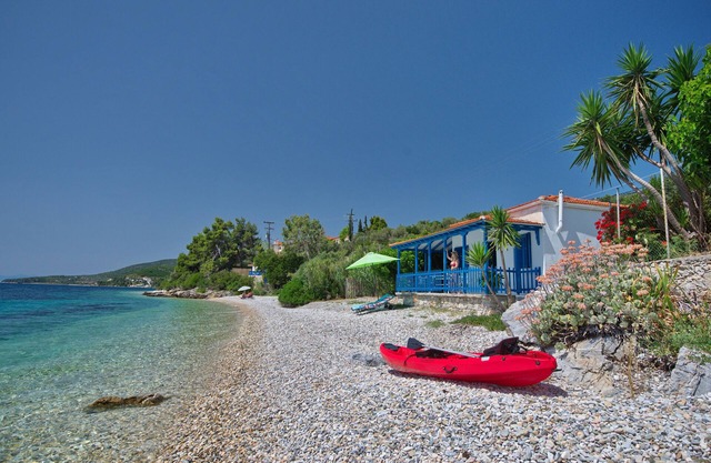 Seahorse Cottage on the beach