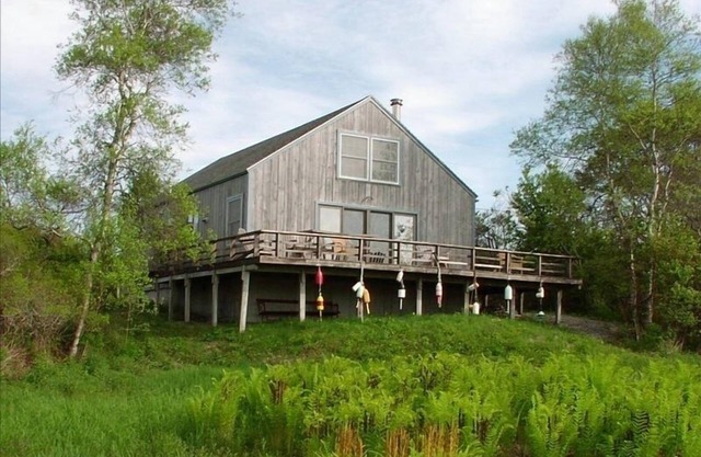 Seal Cove Cottage by the Shore