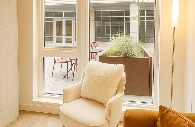 Search Listing 4572850 To Book