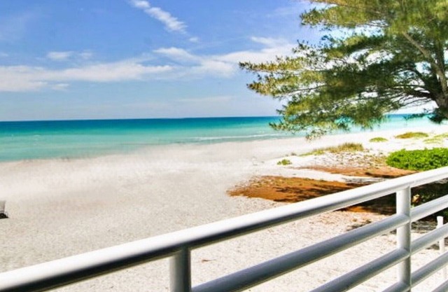 Seas the Day: Gulf-Front Bliss Awaits You!