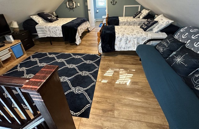 SEAS THE DAY IN BRIGANTINE-BEACH BLOCK COTTAGE- 5 HOUSES TO BEACH FRI-FRI RENTAL