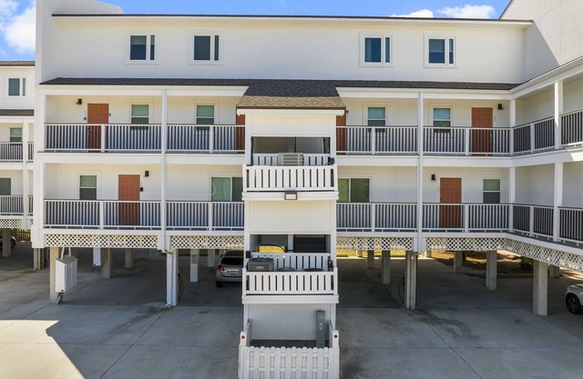 "Seashell Sanctuary 47" Sleeps 6-Ocean Views