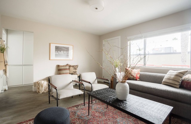 Seashore IV by AvantStay | Comfortable La Jolla Flat 5mins from the Beach!