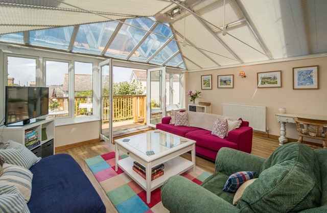 Seaside coastal 3 bed cottage