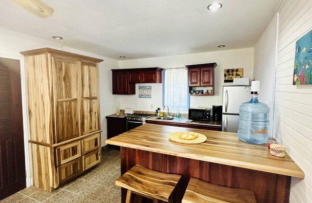 Seaside condo @ The Blue Bahia Resort in Sandy Bay