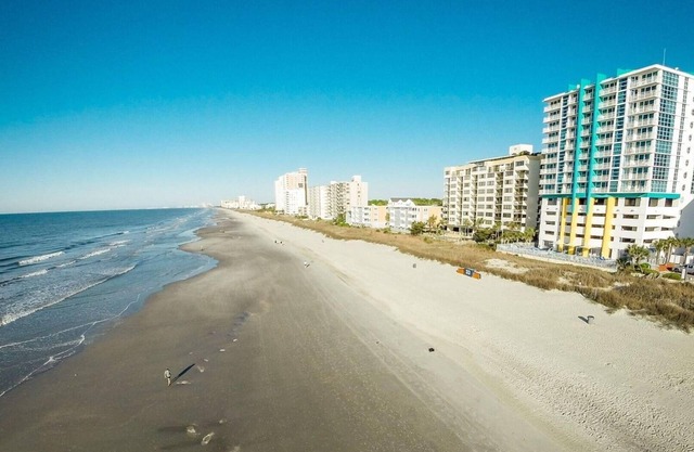 Seaside Escape: 1BR Side-View Villa in North Myrtle Beach