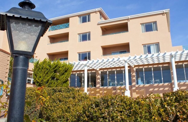 Seaside Escape! 2 Modern Units, Free Parking, Onsite Pool, Near Avila Beach Pier