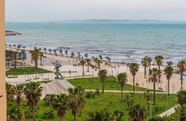 Seaside Escape 3 Bedrooms with Grand Terrace