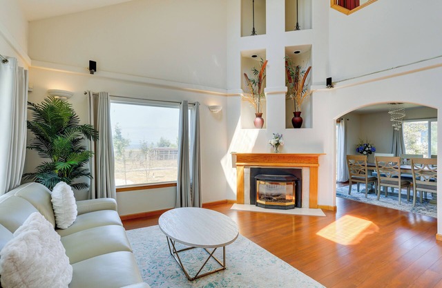Seaside Eureka Vacation Rental w/Bay Views!