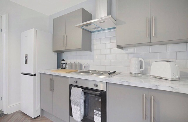 Seaside Haven on Newcomen Grove: Redcar Retreat