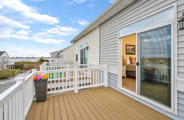 Seaside Village 4-Spacious family home in West OC!