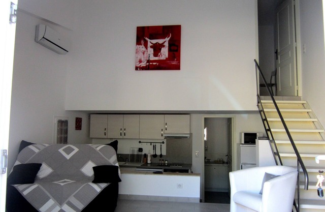 Seasonal apartment in the heart of Maussane Alpilles, ideal for a couple