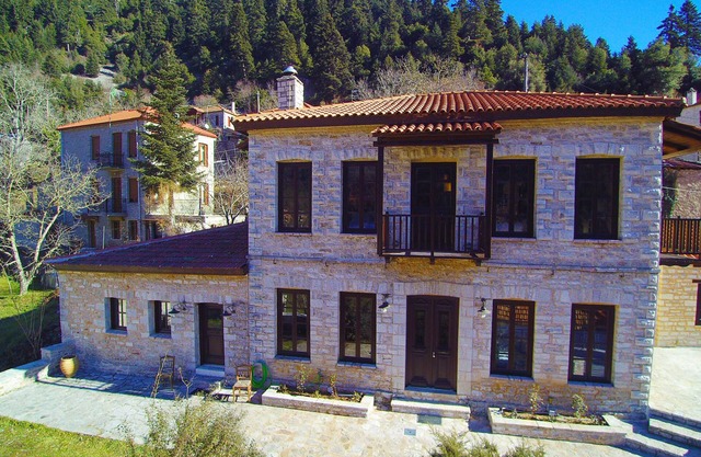 Seasons-Winter 5 Bedroom Home 250m2