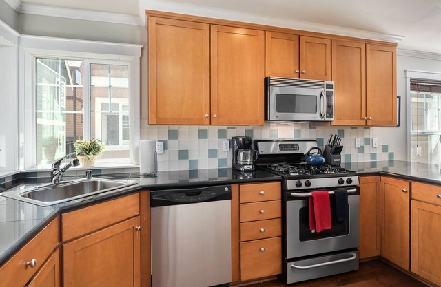 Seattle Vacation Home: Wall Street - Luxury 3 bed/2.5 bath, great location