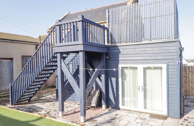 SEAVIEW AT THE DOOCOT, pet friendly, with open fire in Hopeman
