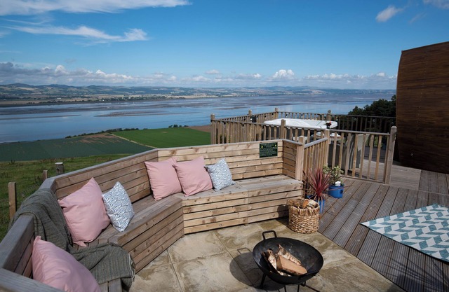 Seaview Cabin Sleeps 2 -Hot Tub -Smart Tv -Parking