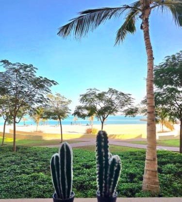 Seaview Escape Family Two-Room Apartment with Seaview