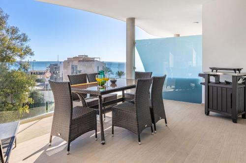 Seaview Splendor 2-BR luxury, huge terrace