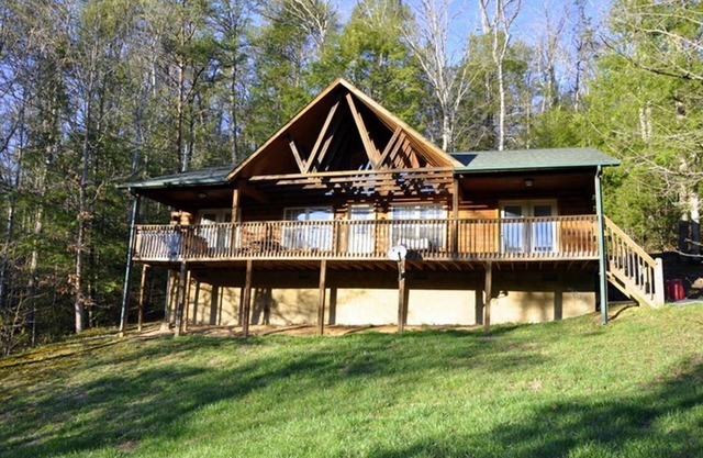 Secluded 2 Bedroom Gatlinburg Cabin Near Rocky Top Sports World