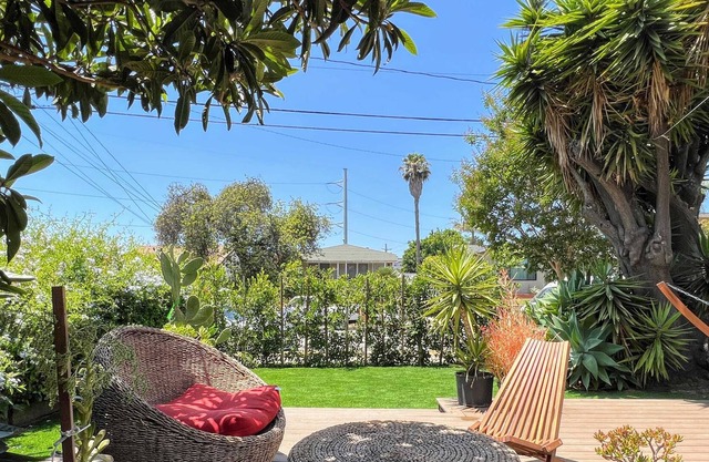 Secluded 2BR Unit near Beach (SH1-LAD)