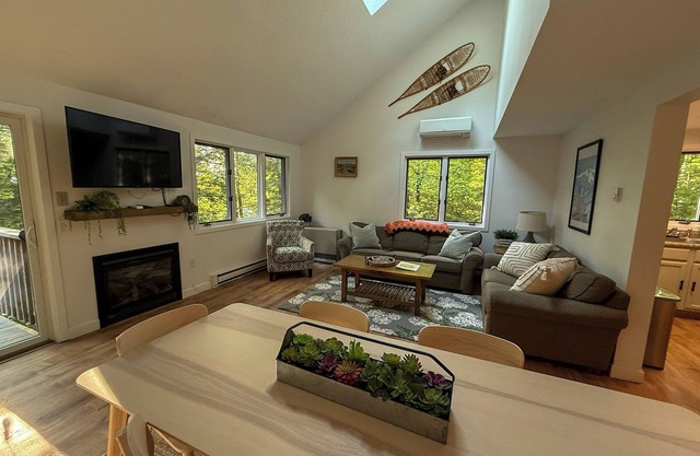 Secluded 3-Bedroom North Conway Retreat – Family-Friendly, Close to Activities