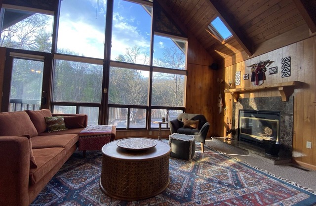 Secluded 8 Acre Cabin Getaway in the Shenandoah Mountains