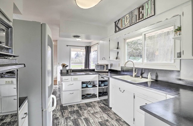 Secluded Albany Escape, Pet Friendly w/Fee