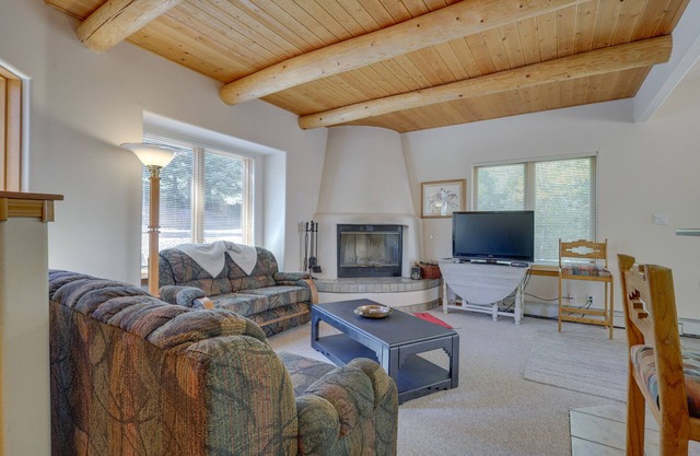 Secluded Amalia Retreat w/Cozy Fireplace & Grill!