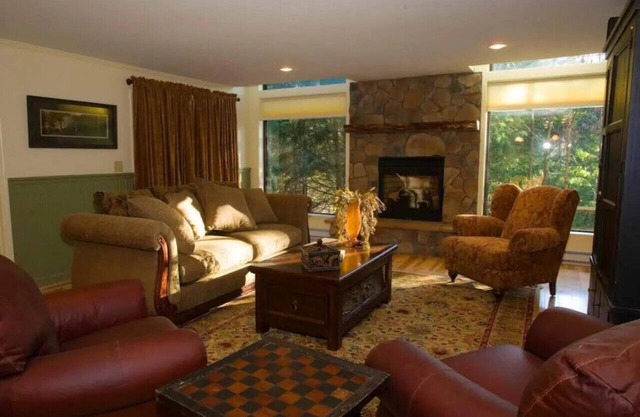 Secluded and Cozy Townhome near Tripp Lake