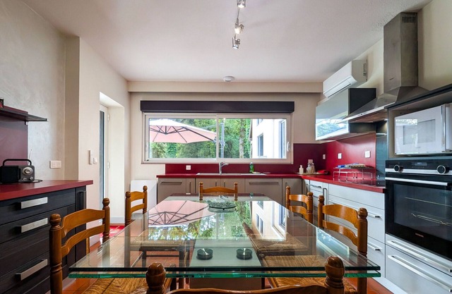 Secluded Architect's House Near Zoo de Beauval with Private Lake and Park