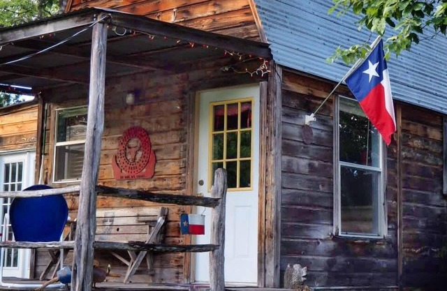 Secluded Cabin far from the bustle but close enough for comfort