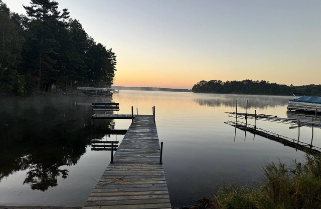 Secluded cabin on Grindstone Lake w/private boat landing