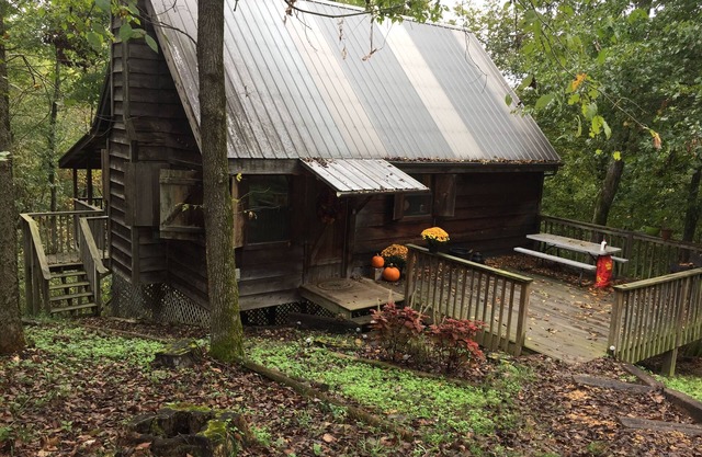 Secluded cabin on the Kings river at Marshall Ford. Private and beautiful river