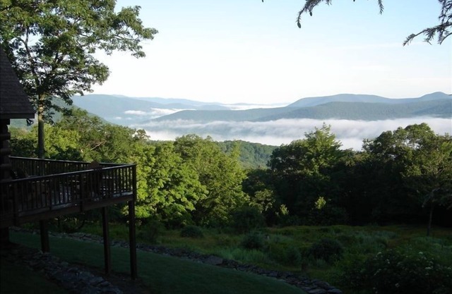 Secluded Catskill Mountain Log Cabin, Breathtaking Vista, Private, Relaxing