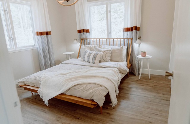 Secluded Chalet in the Pines Near Palmer Lake, Monument. 3BR Sleeps 8!