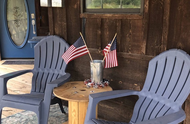 Secluded Country Lake Cabin w/fire pit under the stars!