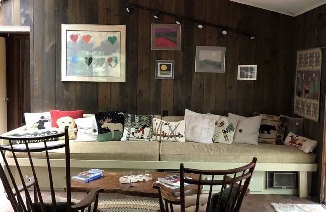 Secluded, cozy and affordable! Beautiful setting in the woods