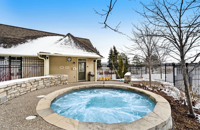 Secluded Getaway near Blue Mountain Village w/Free WiFi, Gas Grill, and W/D