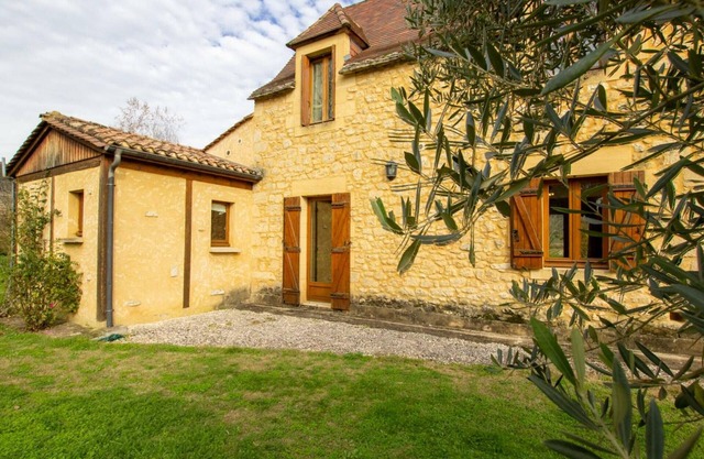 Secluded house 6 ppl, Dordogne, terrace, pets allowed