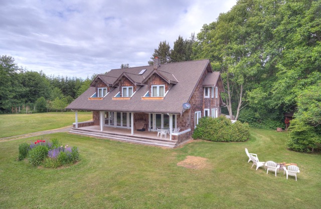Secluded House Near Eagle Cove! (IR)