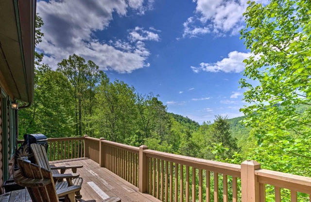 Secluded Lenoir Cabin 15 Mins to Blowing Rock