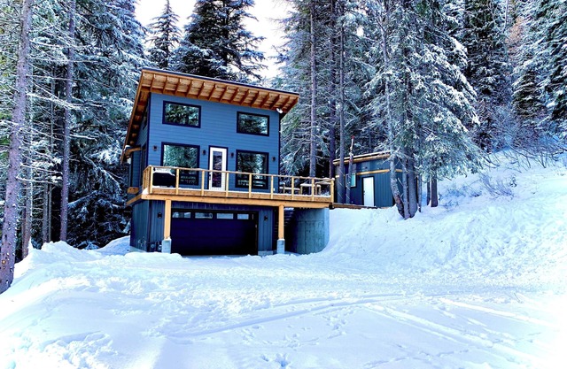 Secluded Luxury: Your Cabin, Your Hot Tub, Your Vacation!