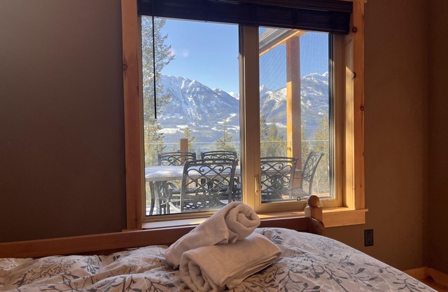 Secluded Mountain Getaway With Astonishing Views