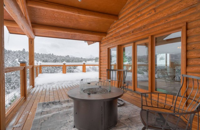 Secluded Mountain Retreat with Stunning Views