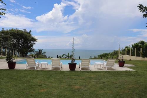 Secluded Ocean Front Overlooking the Marina