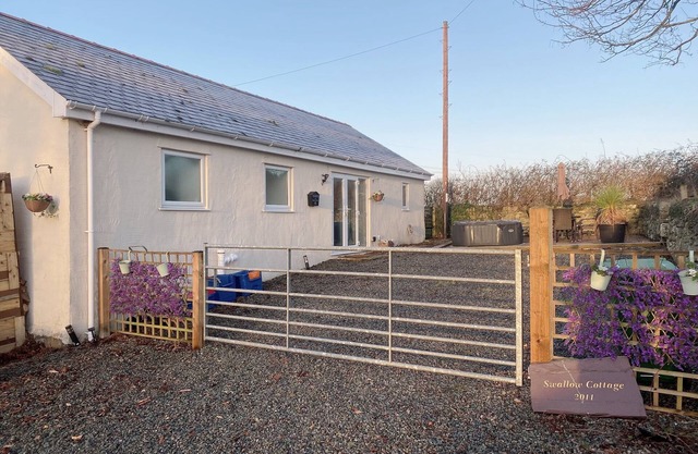Secluded Private Bolthole on Anglesey with Hot Tub